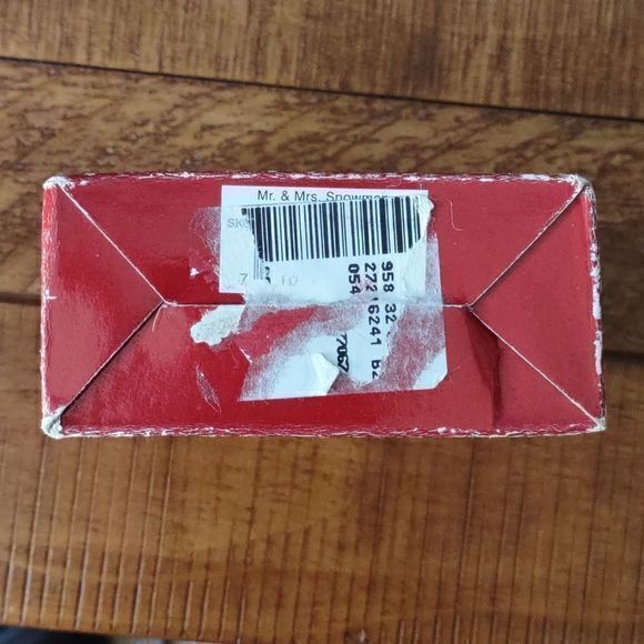 Lenox Kirk Stieff Collection Mr. & Mrs. Snowman Pewter Salt and Pepper Shakers - Picture 11 of 11